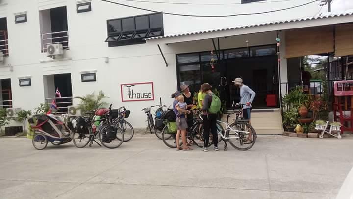 T. House Mae Sot Exterior foto