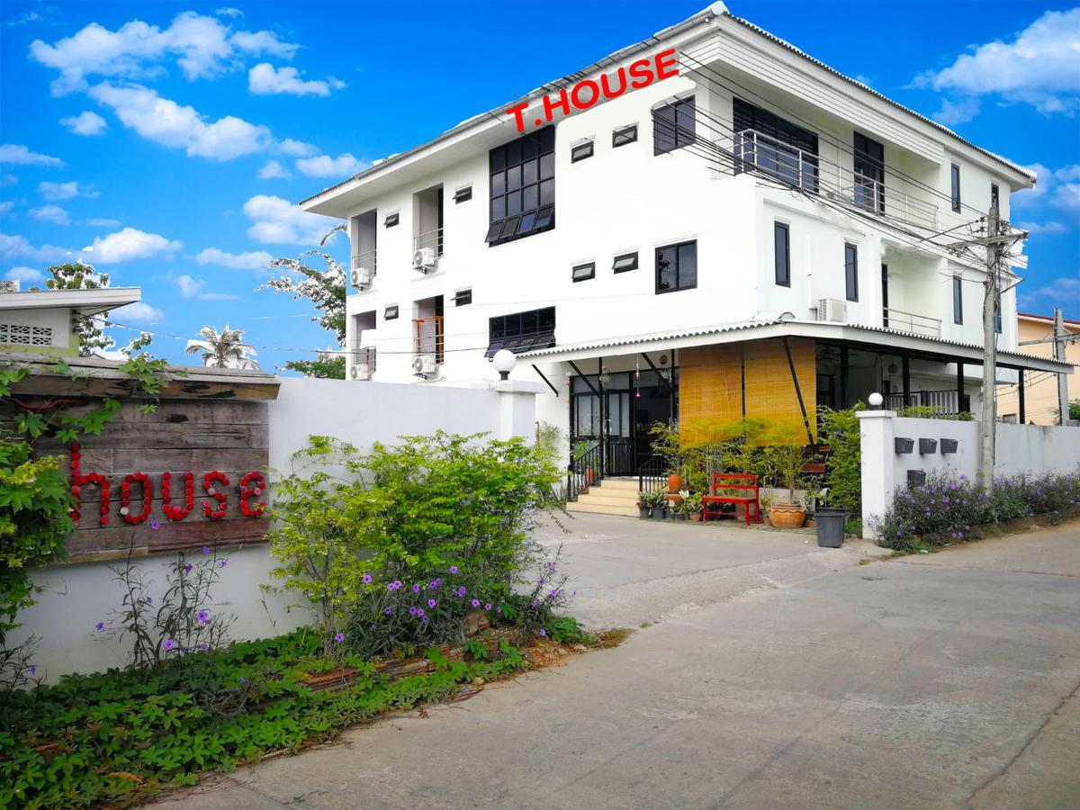 T. House Mae Sot Exterior foto