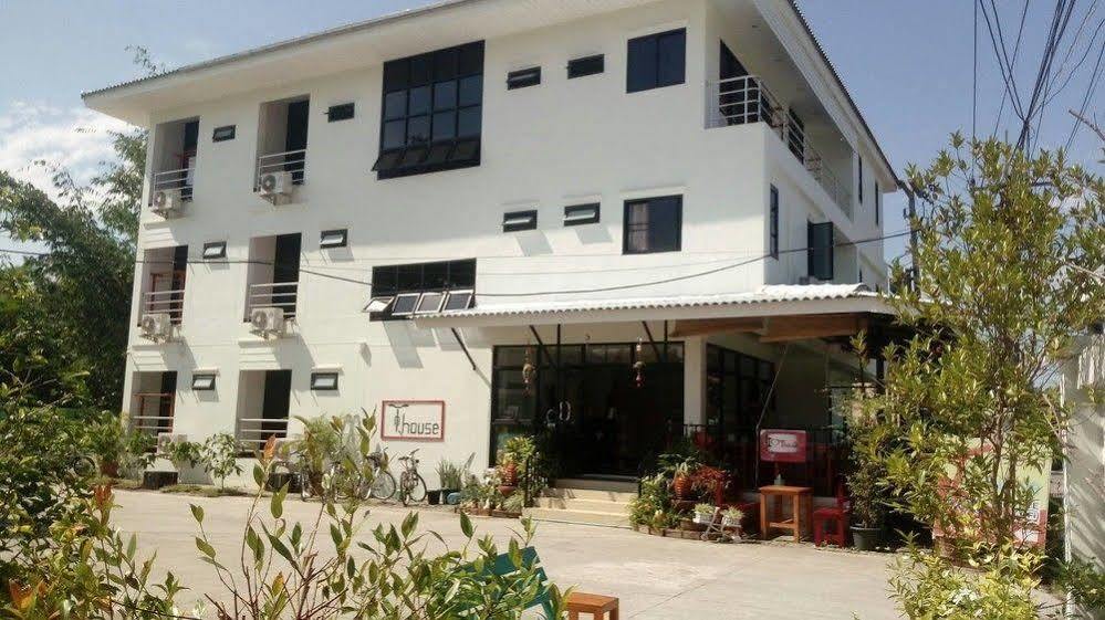 T. House Mae Sot Exterior foto